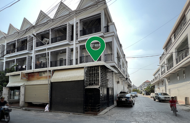 Corner Shop House For Sale 118,000$ Near Chrang Chamres 2 Market